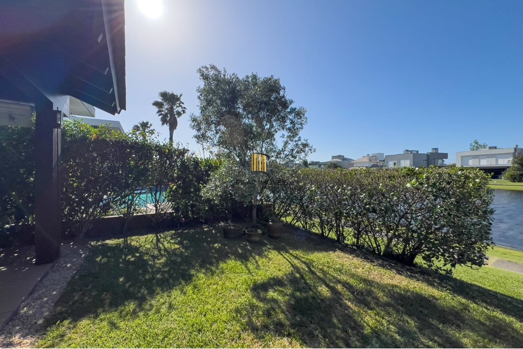 Casa de Condomínio 4 dormitórios no bairro Centro