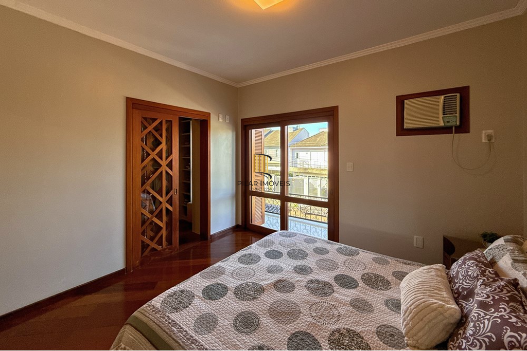 Casa 4 dormitórios no bairro São José