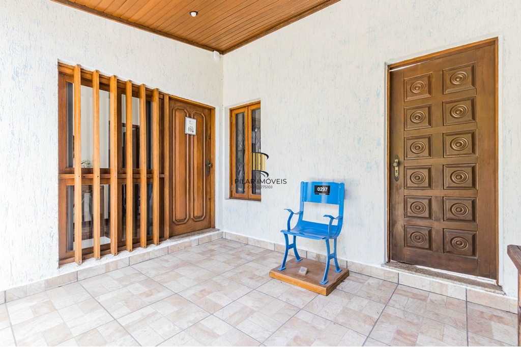 Casa 3 dormitórios no bairro Medianeira