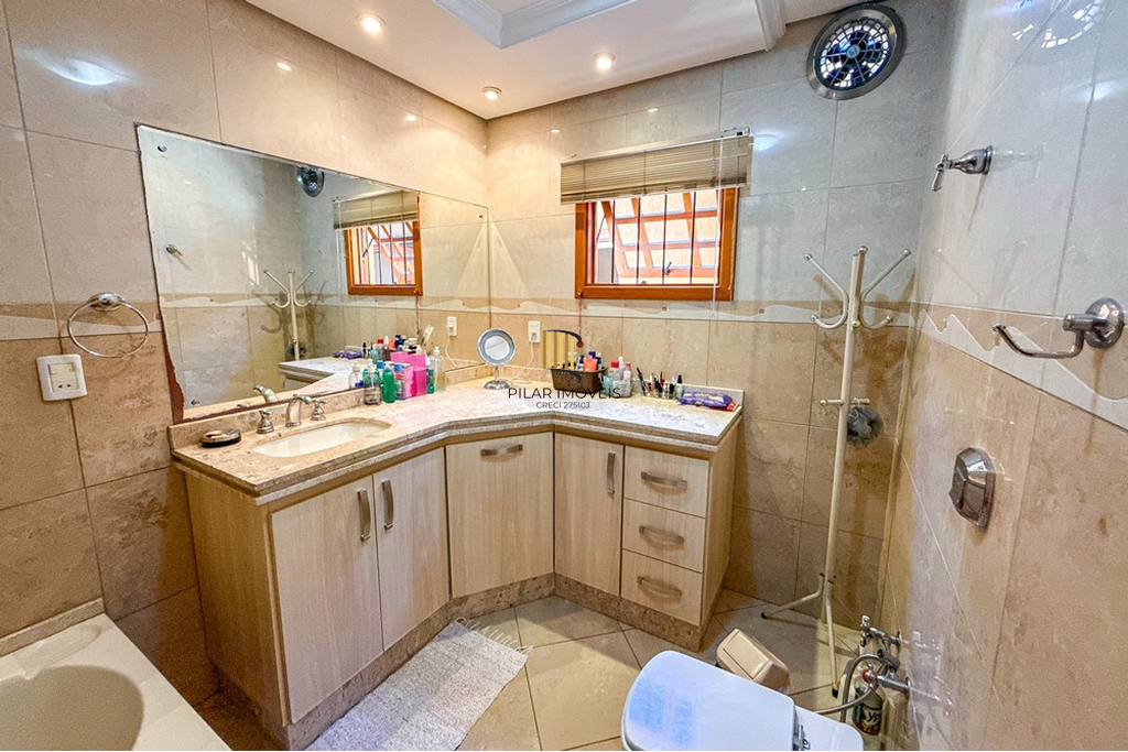 Casa 6 dormitórios no bairro Marechal Rondon