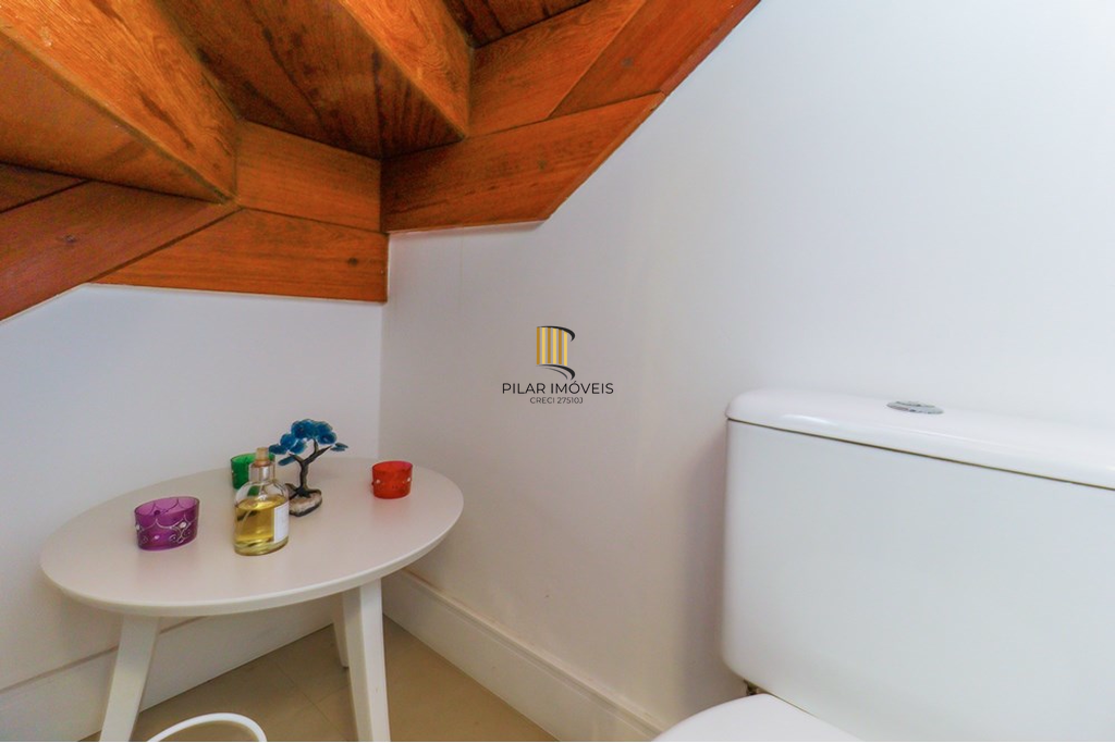 Casa de Condomínio 4 dormitórios no bairro Jardim Itu