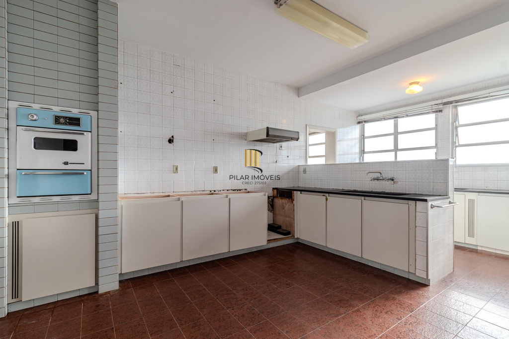 Apartamento 4 dormitórios no bairro Moinhos de Vento