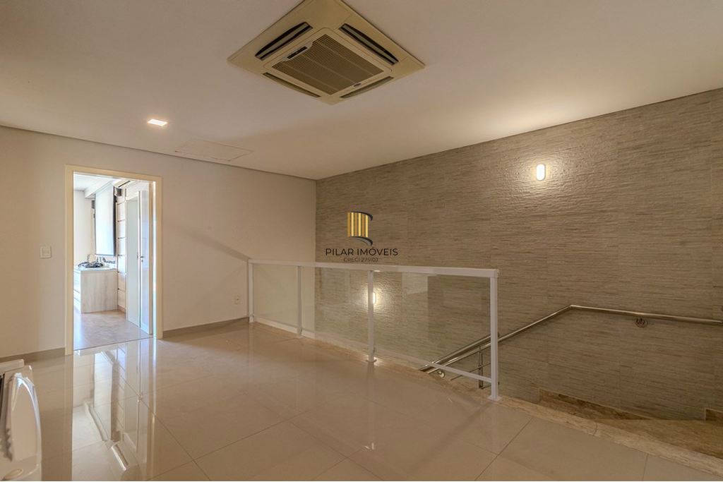 Casa 4 dormitórios no bairro Chácara das Pedras