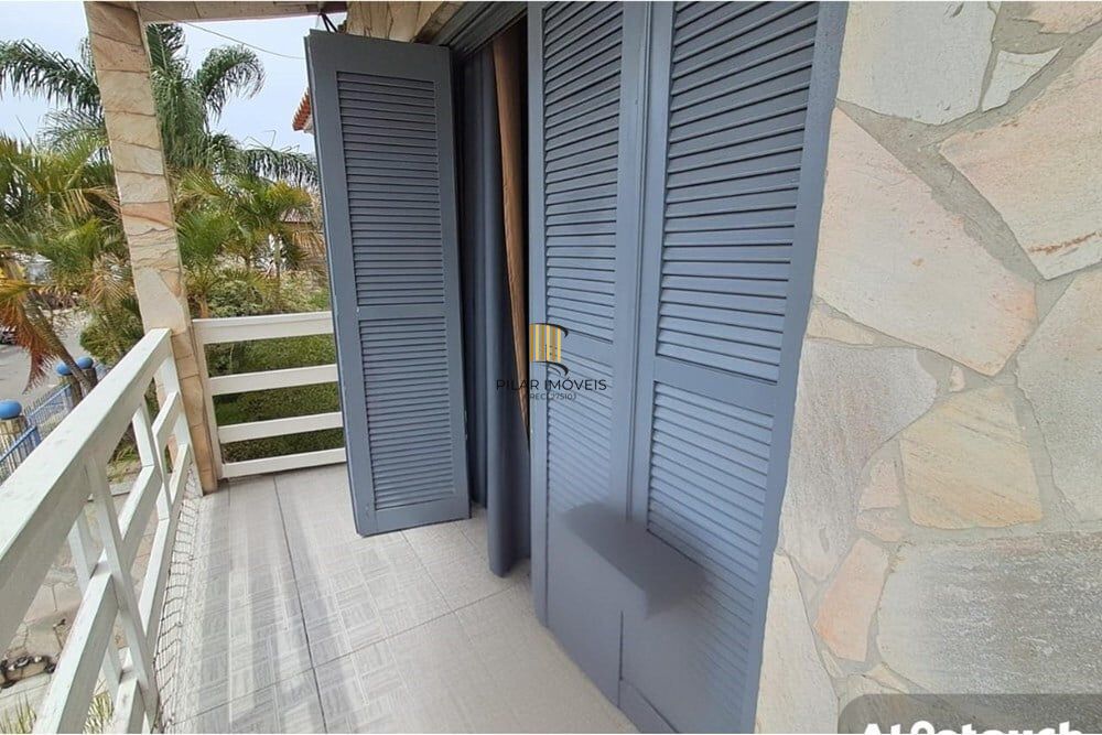 Casa 3 dormitórios no bairro Jardim Algarve
