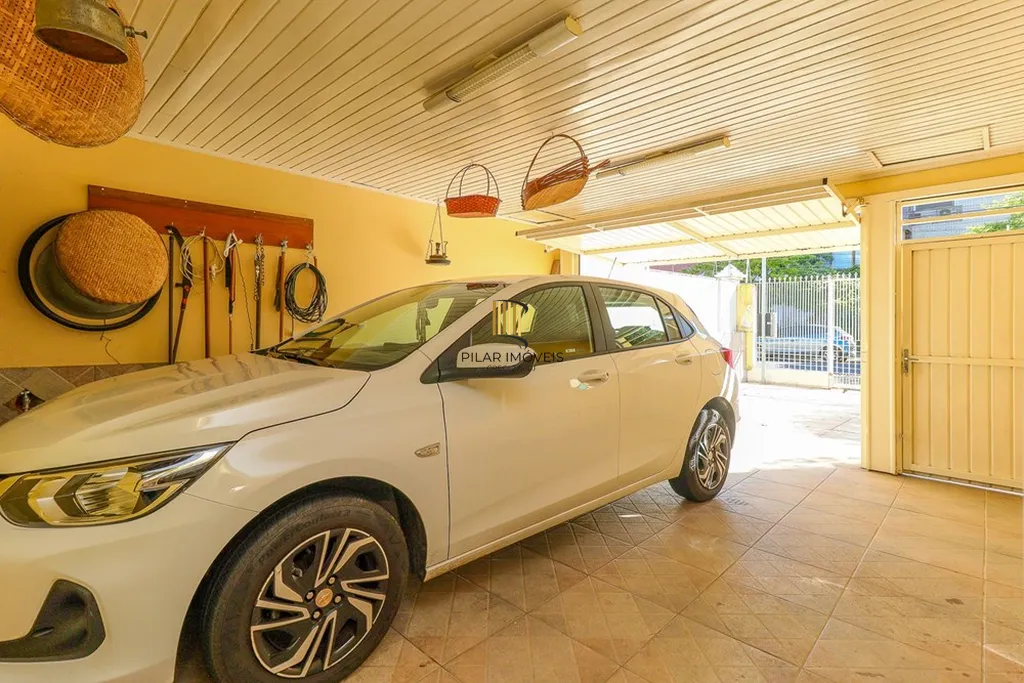 Casa 3 dormitórios no bairro Passo D'Areia