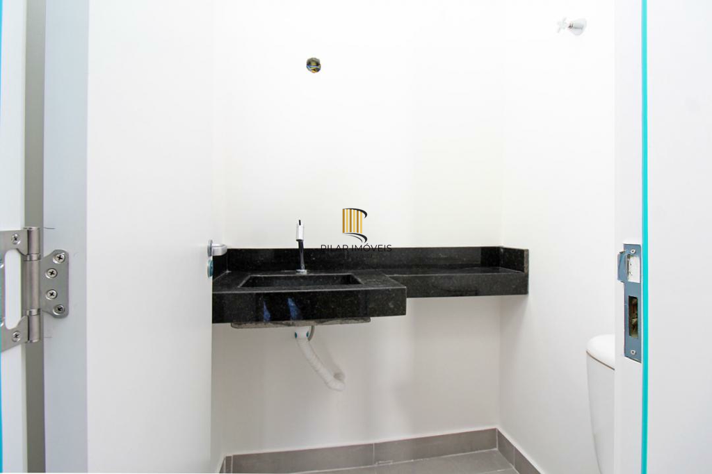 Casa 2 dormitórios no bairro Hípica