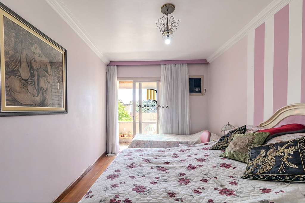 Casa 3 dormitórios no bairro Chácara das Pedras