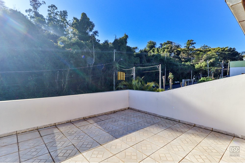 Casa 5 dormitórios no bairro Ipanema