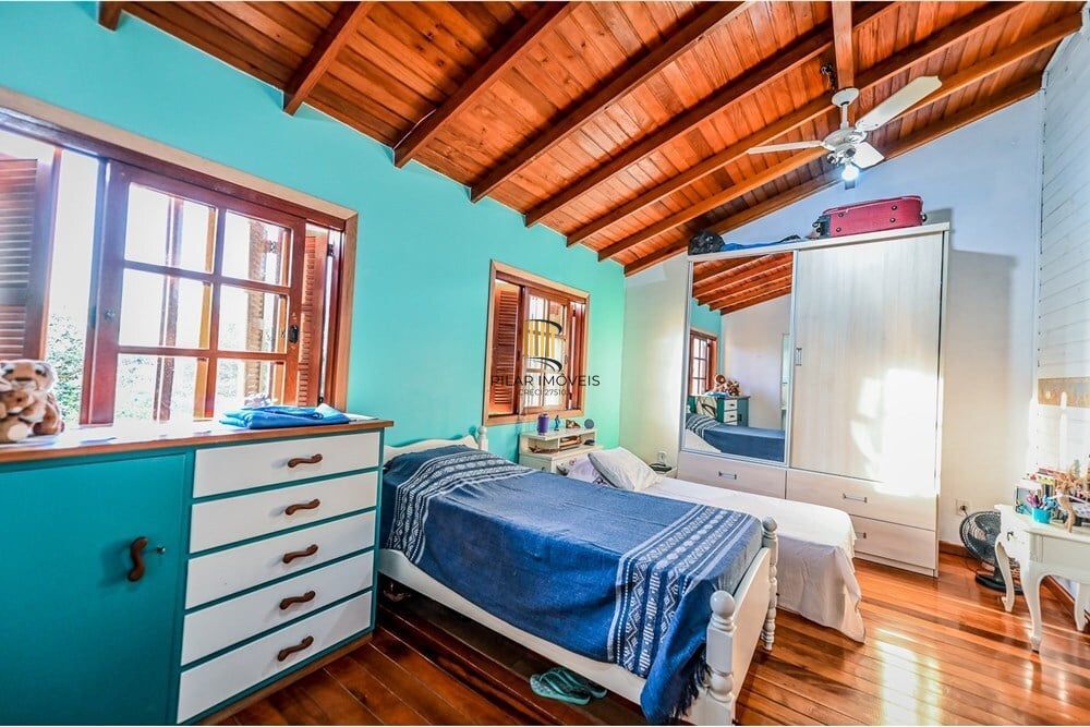 Casa de Condomínio 4 dormitórios no bairro Santa Tereza
