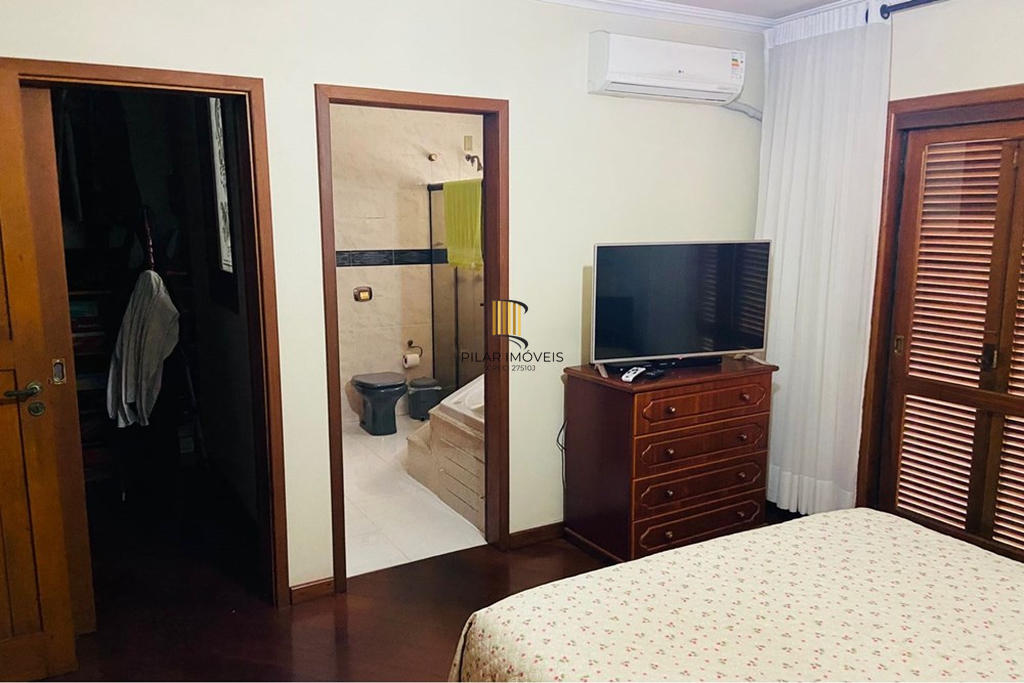 Casa 4 dormitórios no bairro Jardim Planalto