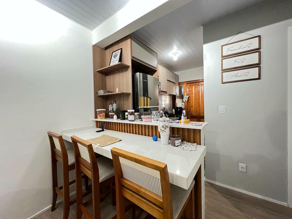 Casa 3 dormitórios no bairro Hípica