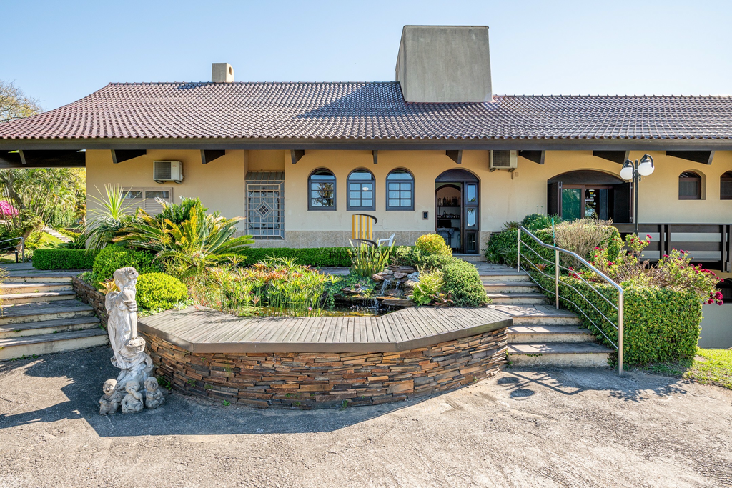 Casa de Condomínio 3 dormitórios no bairro Cavalhada