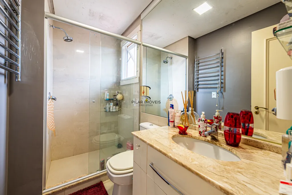 Casa de Condomínio 4 dormitórios no bairro Três Figueiras