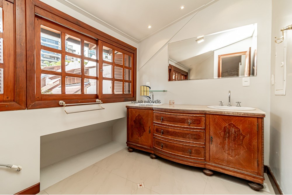 Casa de Condomínio 4 dormitórios no bairro Bela Vista