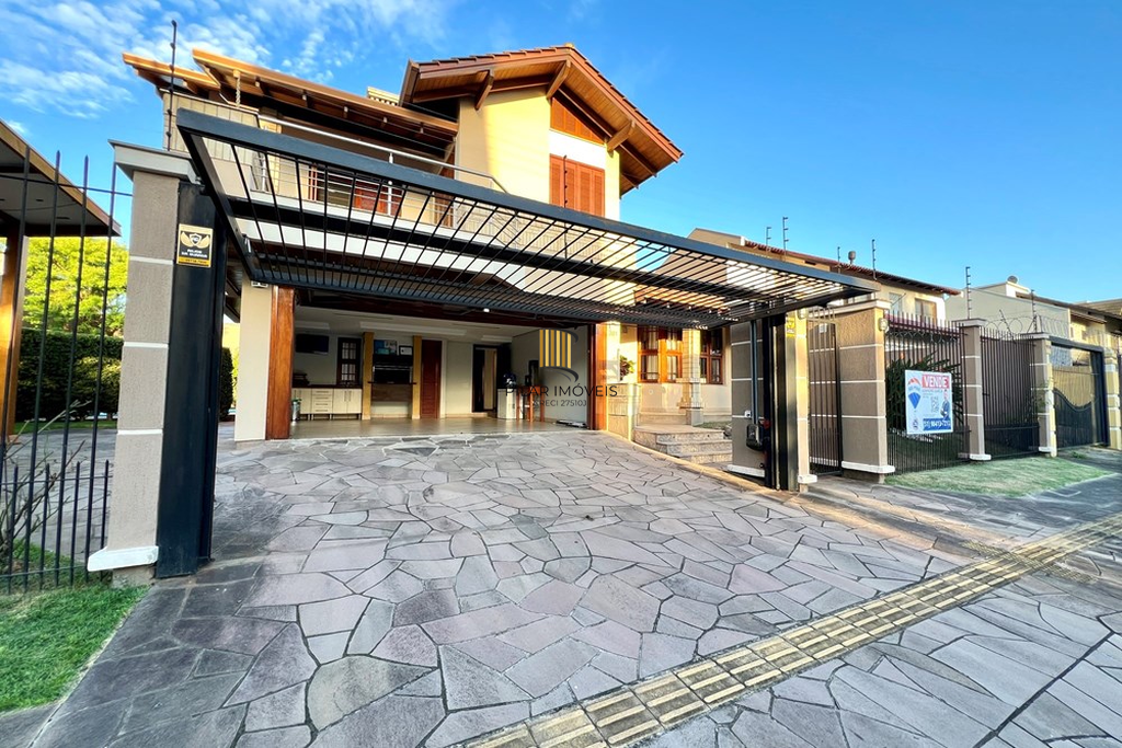 Casa 4 dormitórios no bairro Moinhos de Vento