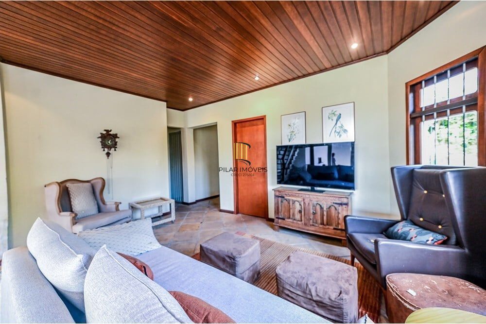 Casa 4 dormitórios no bairro Ipanema