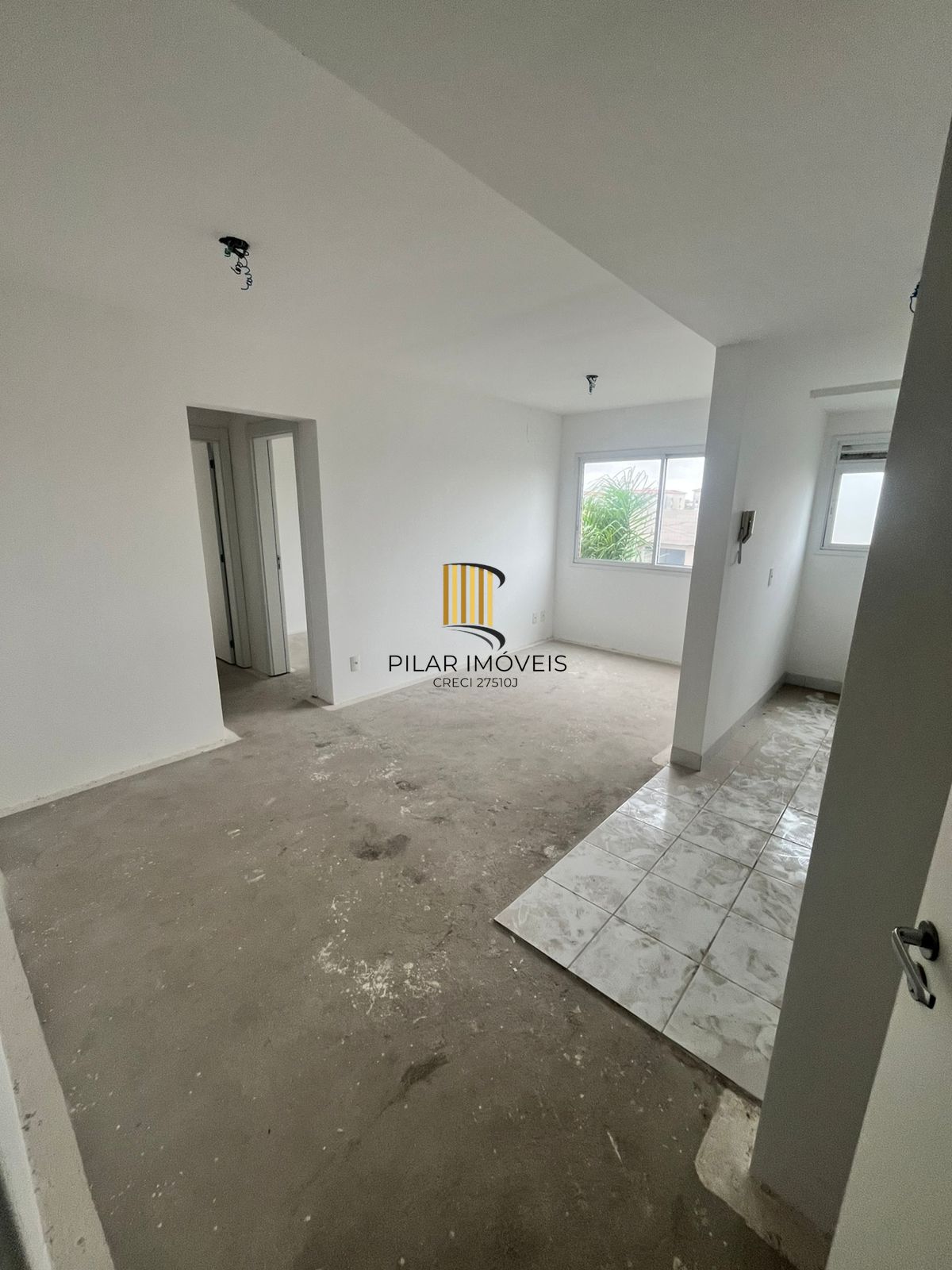 Apartamento no Humaitá de 02 dormitórios, infra e 01 vaga, nunca habitado