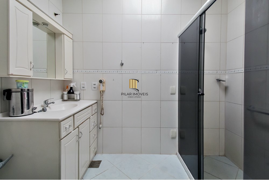 Casa 4 dormitórios no bairro Glória