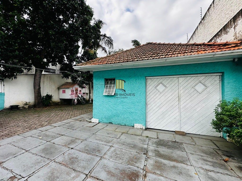 Casa 4 dormitórios no bairro Floresta