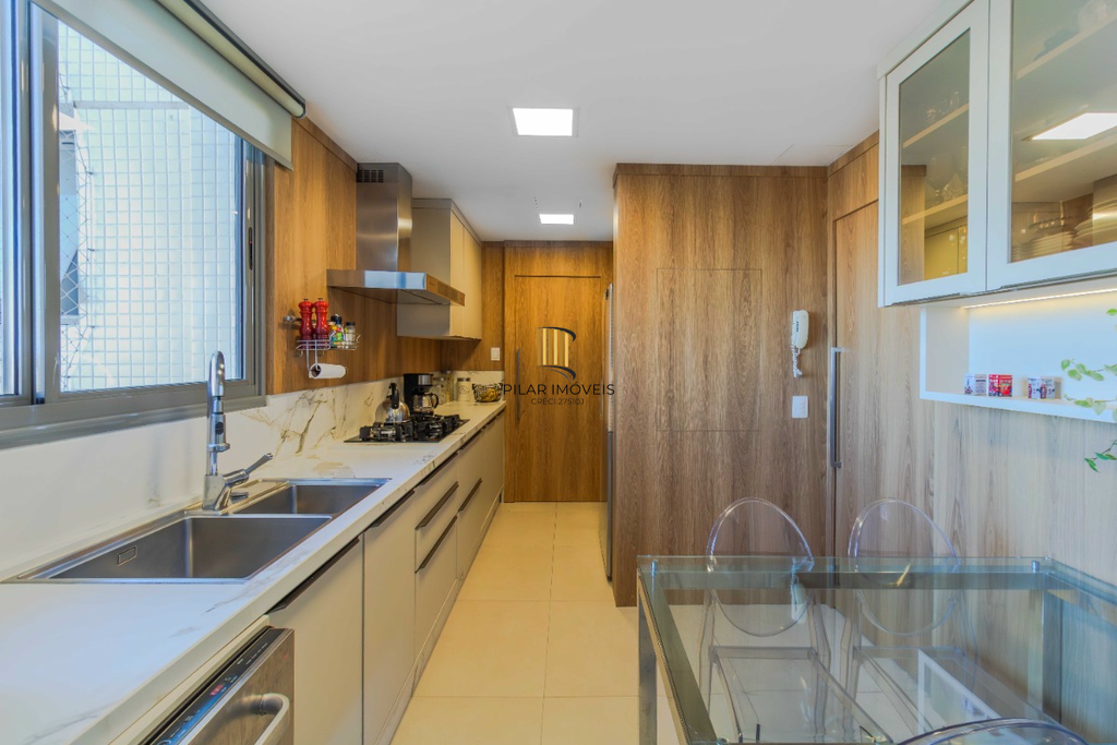 Apartamento 4 dormitórios no bairro Jardim Europa