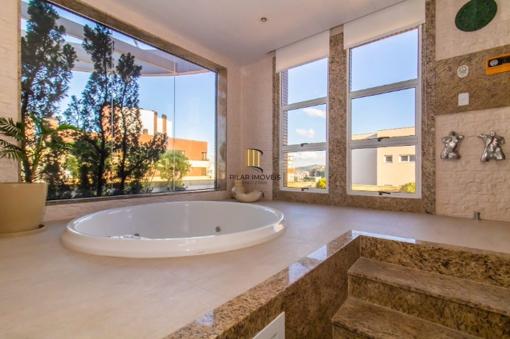 Triplex 3 dormitórios no bairro Bela Vista