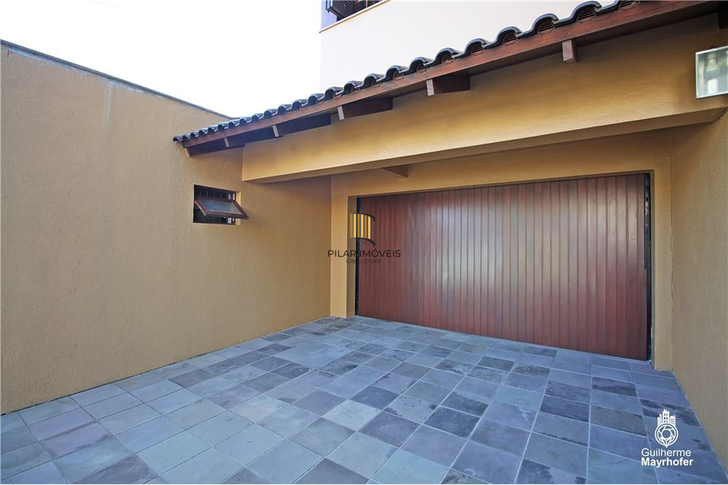 Casa 5 dormitórios no bairro Glória