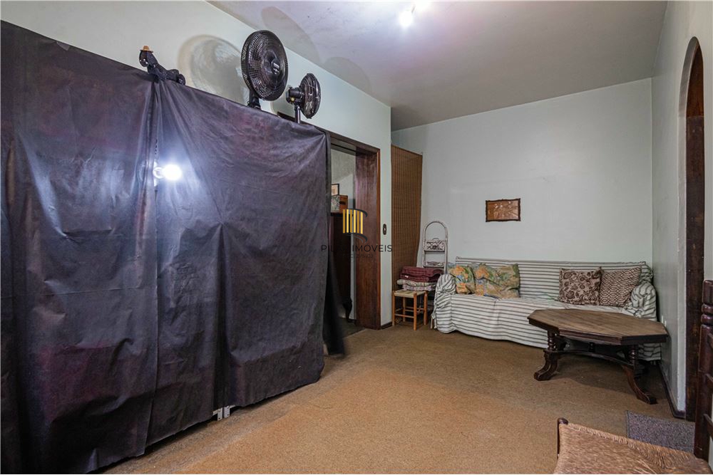 Casa 5 dormitórios no bairro Petrópolis