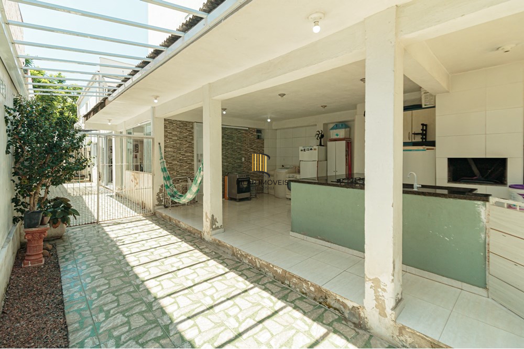 Casa 3 dormitórios no bairro Menino Deus