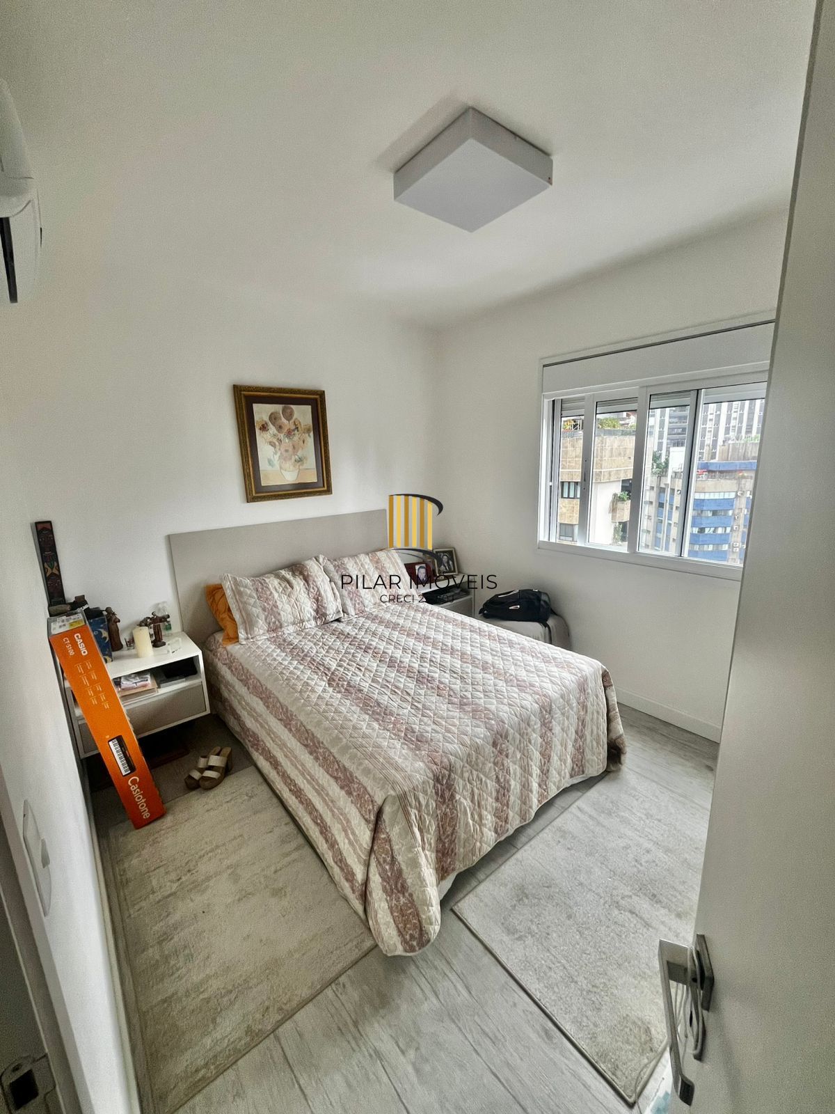 Apto de 03 dorm, sendo 01 suíte, 02 vagas, 103 m2, na João Obino, semi mobiliado