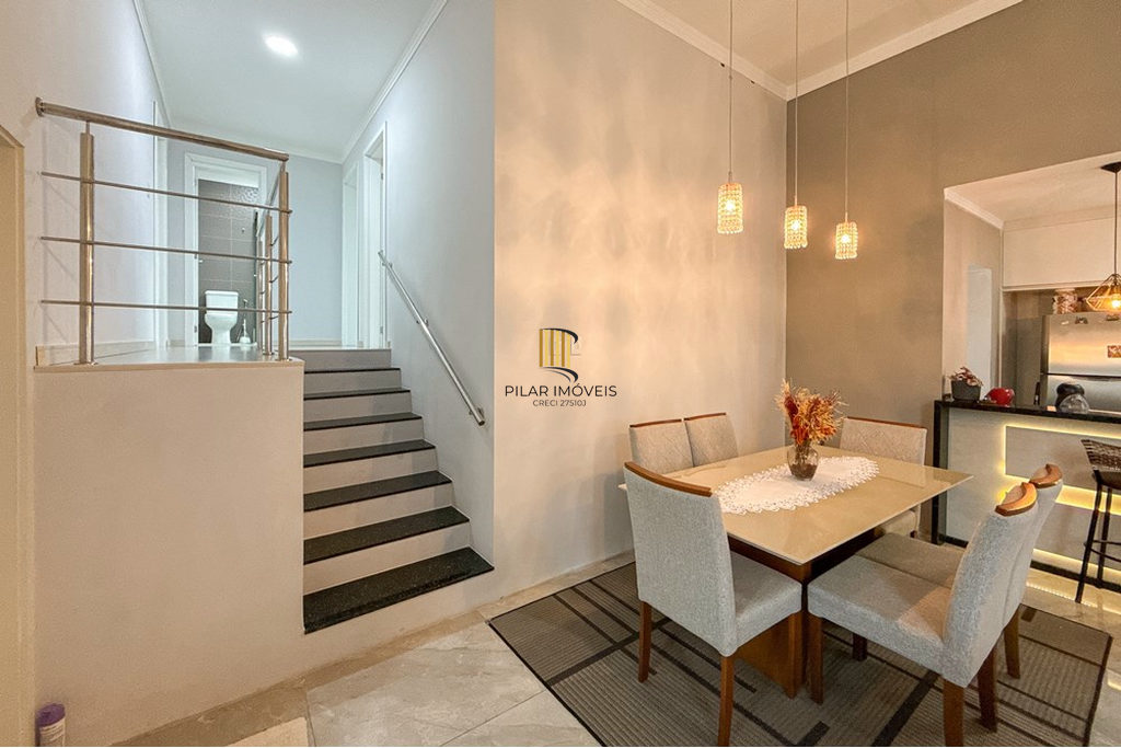 Casa 5 dormitórios no bairro Igara
