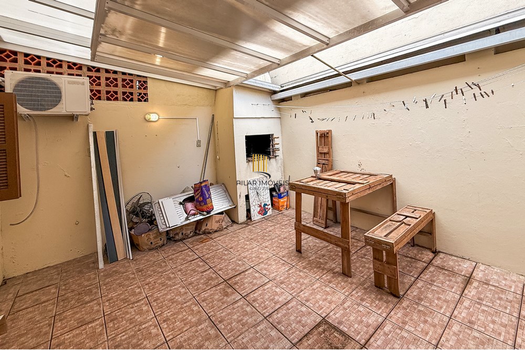 Casa 3 dormitórios no bairro Niterói