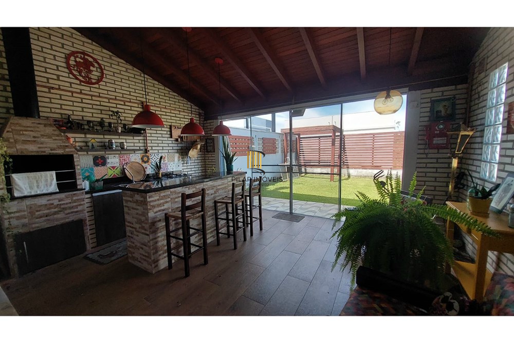 Casa 3 dormitórios no bairro Lomba do Pinheiro