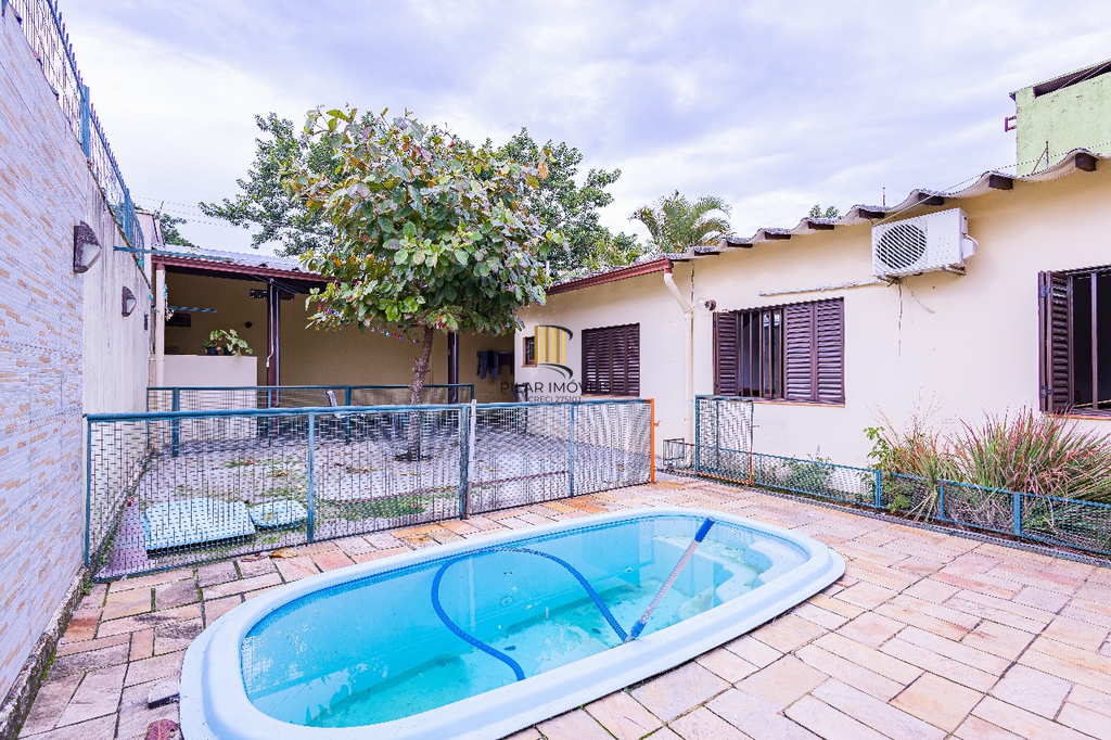 Casa 3 dormitórios no bairro Cristal