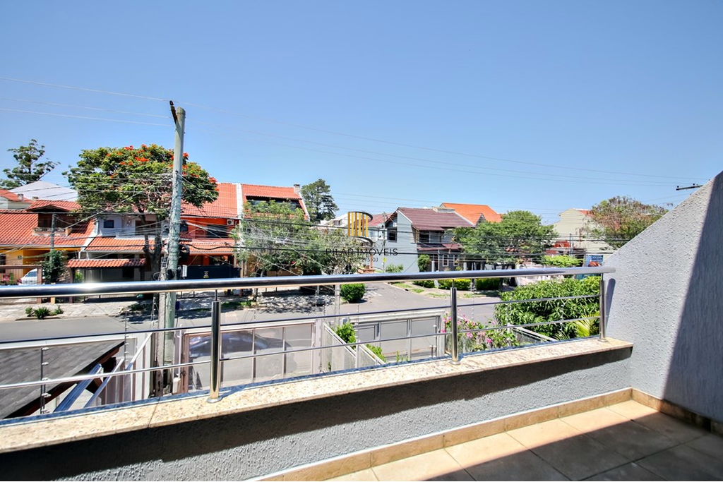 Casa 3 dormitórios no bairro Guarujá