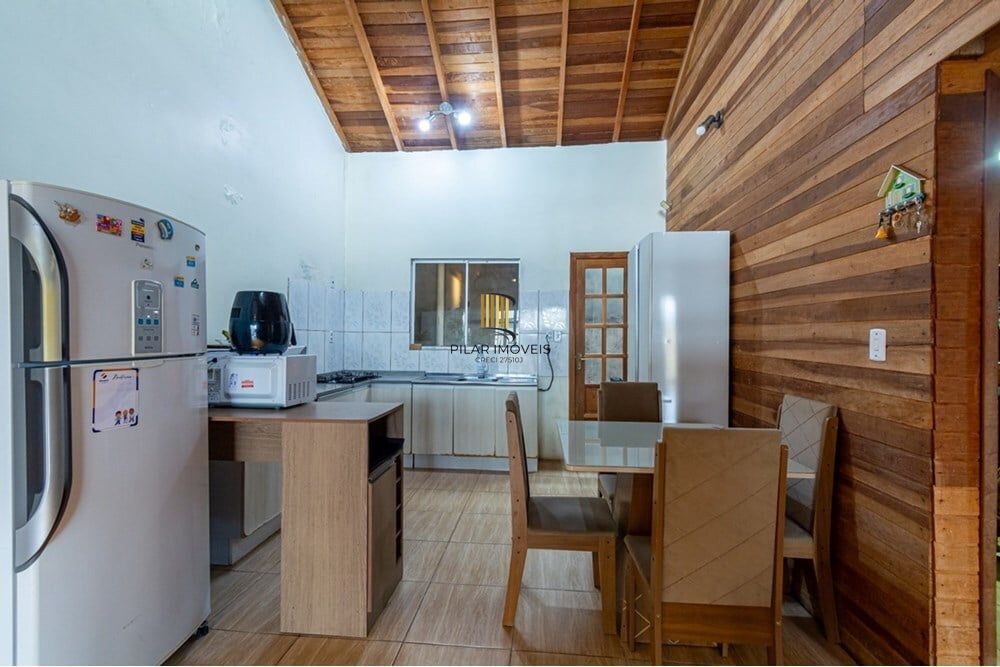 Casa 3 dormitórios no bairro Igara