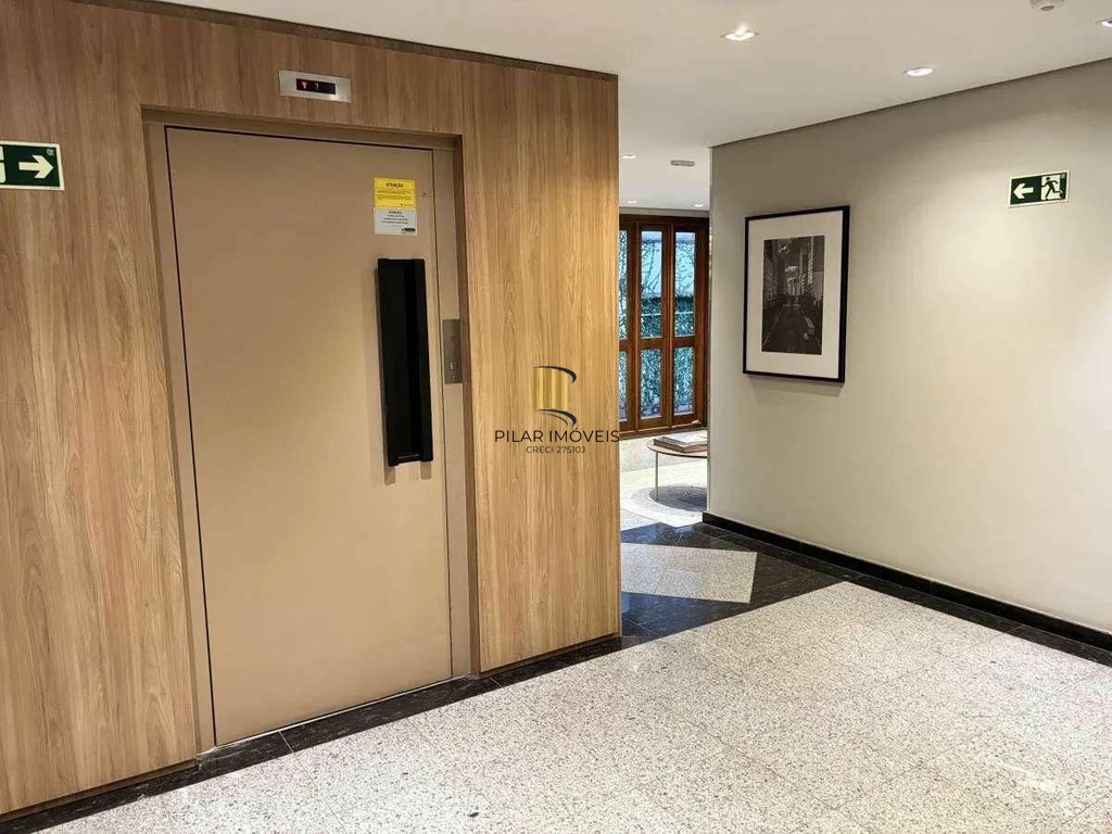Apartamento 2 dormitórios no bairro Bom Fim
