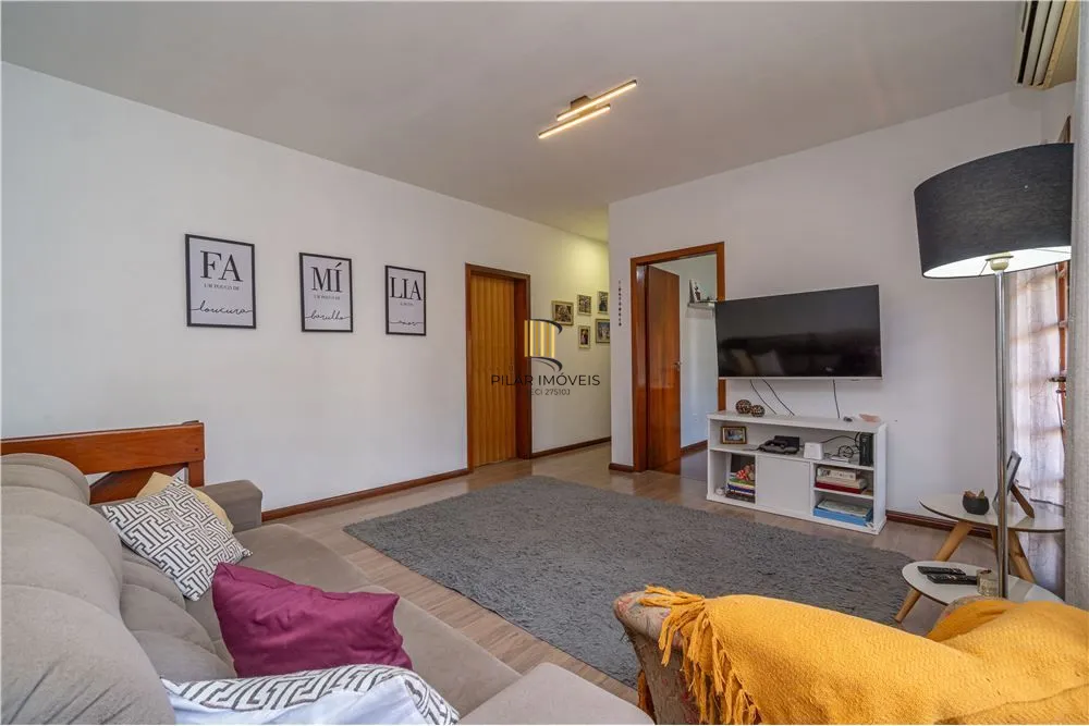 Casa 4 dormitórios no bairro Jardim Lindóia