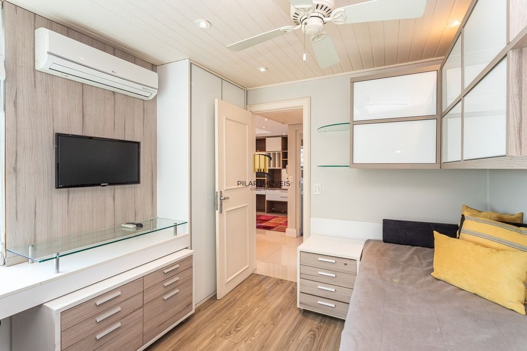 Cobertura 4 dormitórios no bairro Petrópolis