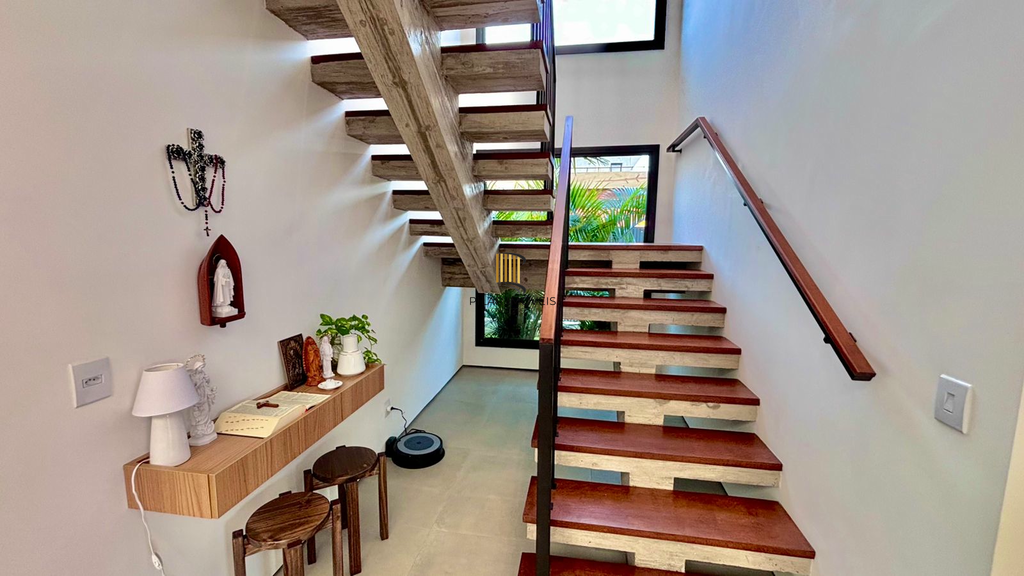 Casa 4 dormitórios no bairro Centro