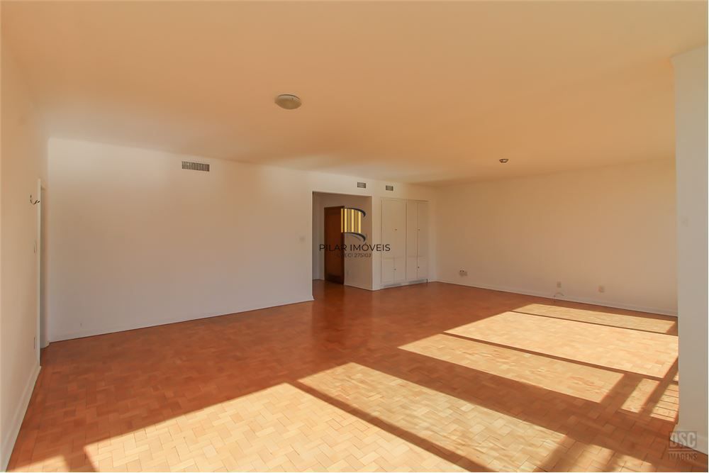 Apartamento 4 dormitórios no bairro Centro Histórico