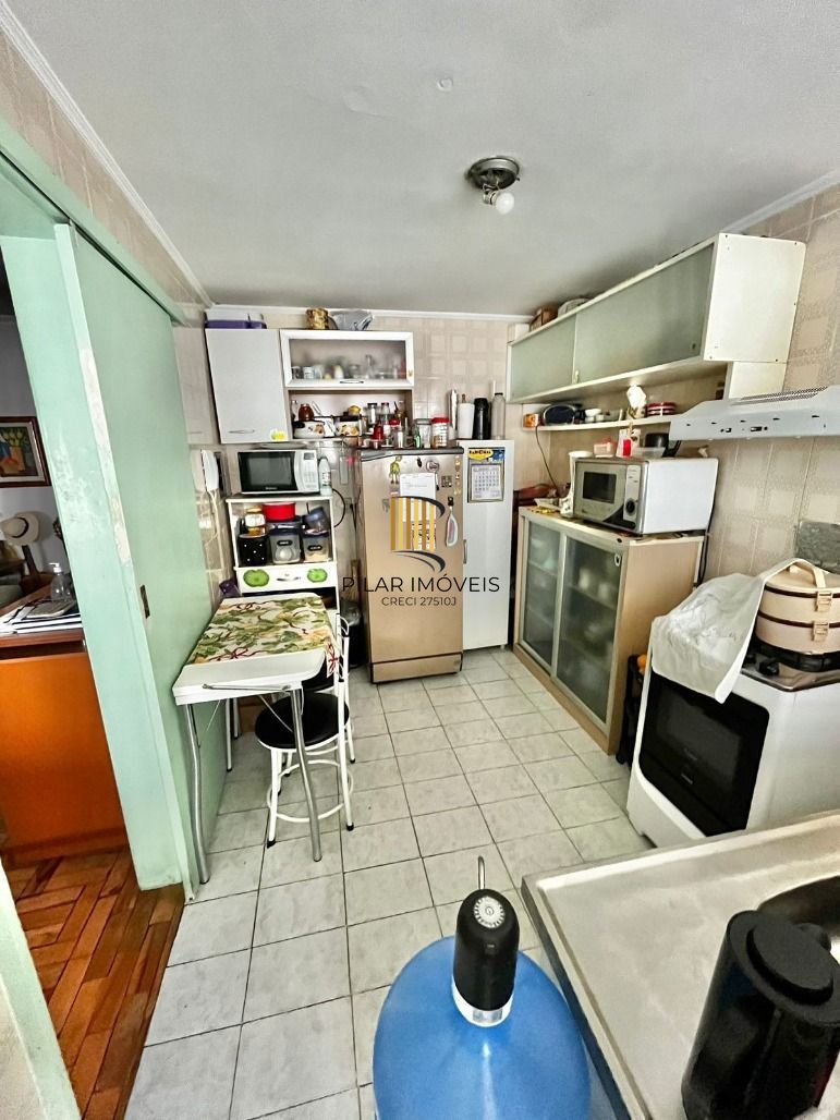Vende ótimo apto de 02 dormitórios