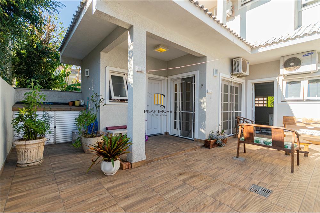 Casa de Condomínio 3 dormitórios no bairro Sarandi