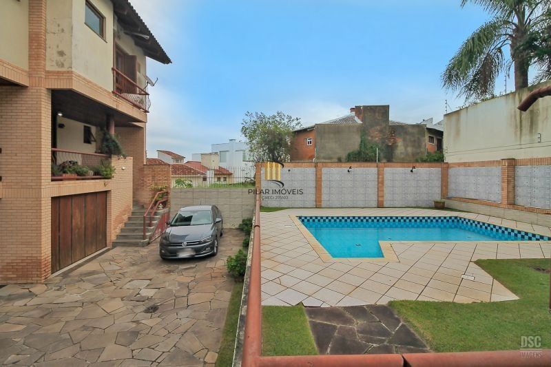 Casa 3 dormitórios no bairro Ipanema