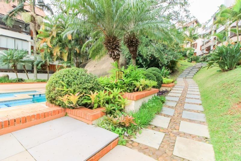 Apartamento 4 dormitórios no bairro Cavalhada