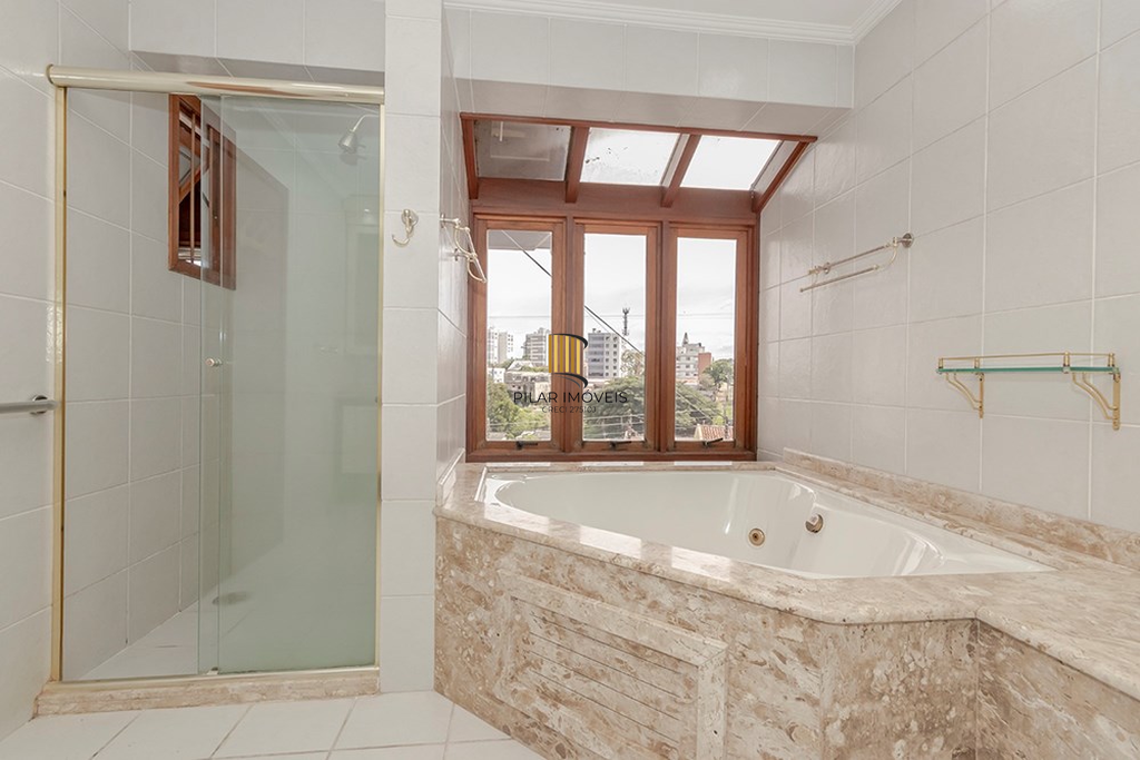 Casa 6 dormitórios no bairro Vila Jardim