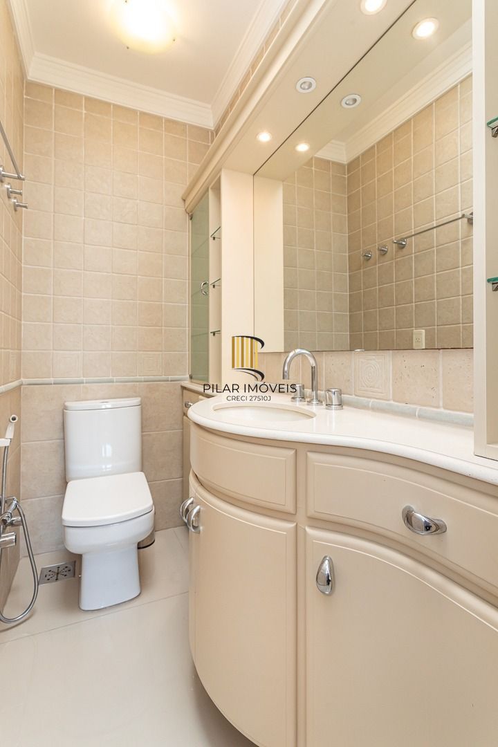 Cobertura 4 dormitórios no bairro Petrópolis