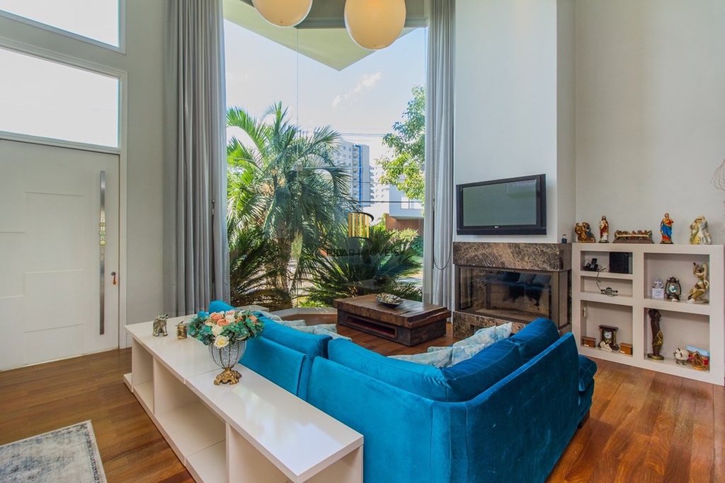 Casa 4 dormitórios no bairro Igara