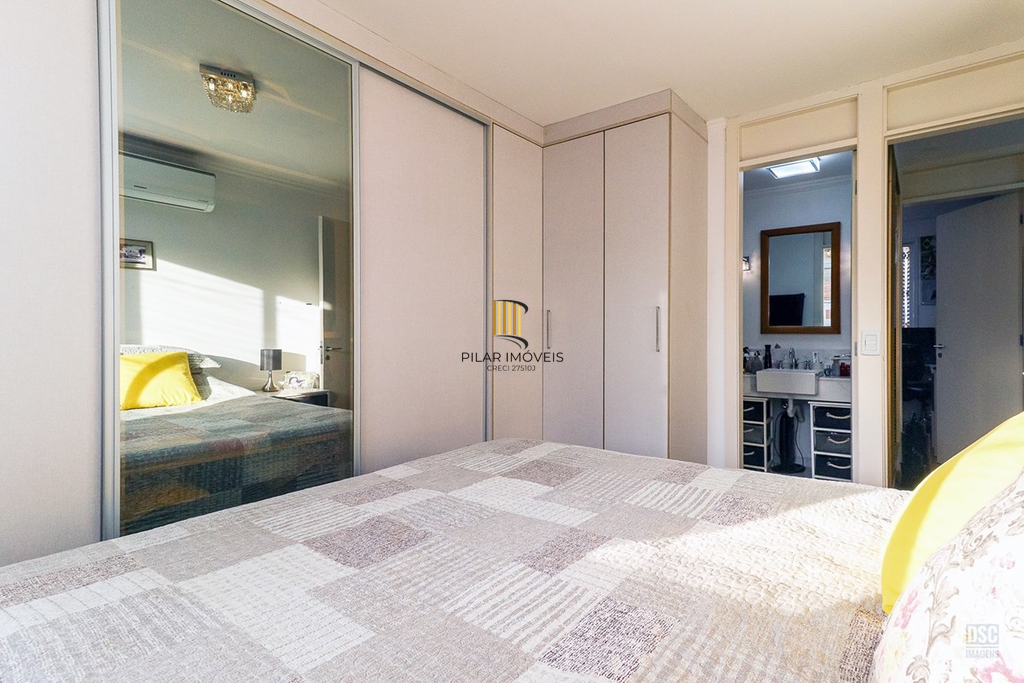Casa de Condomínio 3 dormitórios no bairro Jardim Itu