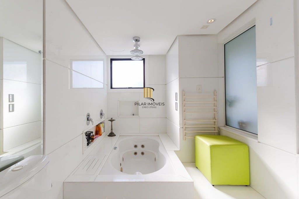 Apartamento 4 dormitórios no bairro Bela Vista