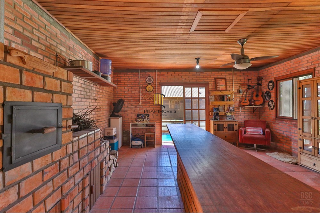 Casa 2 dormitórios no bairro Hípica